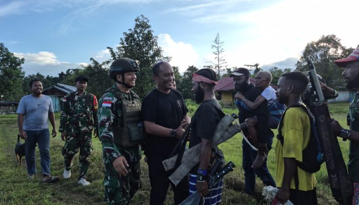 ‎Satgas Yonif 410/Alugoro Blora Berhasil Antar 37 Anggota TPNPB-OPM Kembali ke Pangkuan NKRI